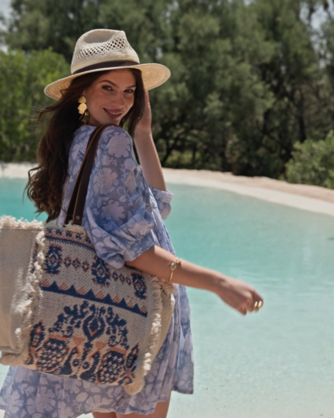 Piti Cuiti Guadalupe Shopper in Blue and Pink
