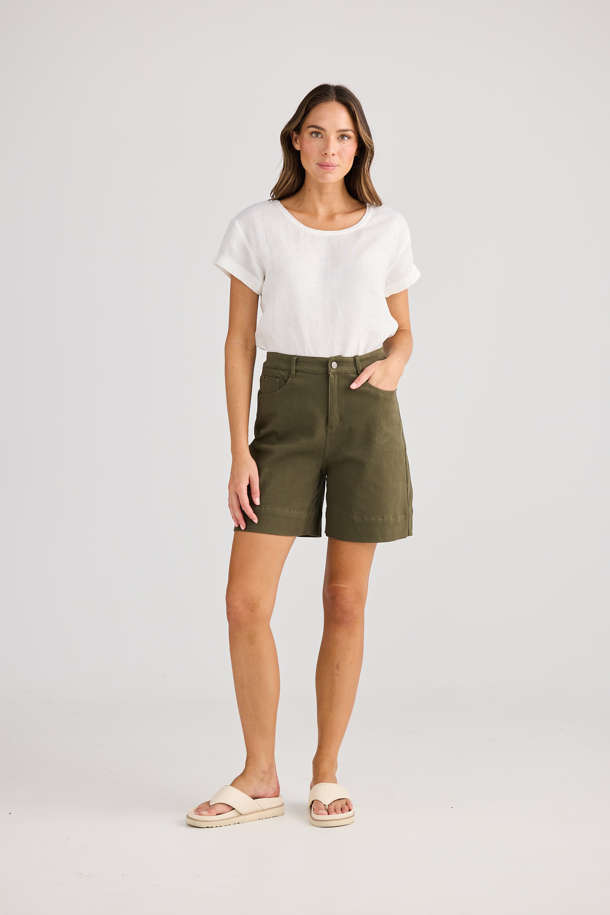 Holiday Vacation Short Khaki