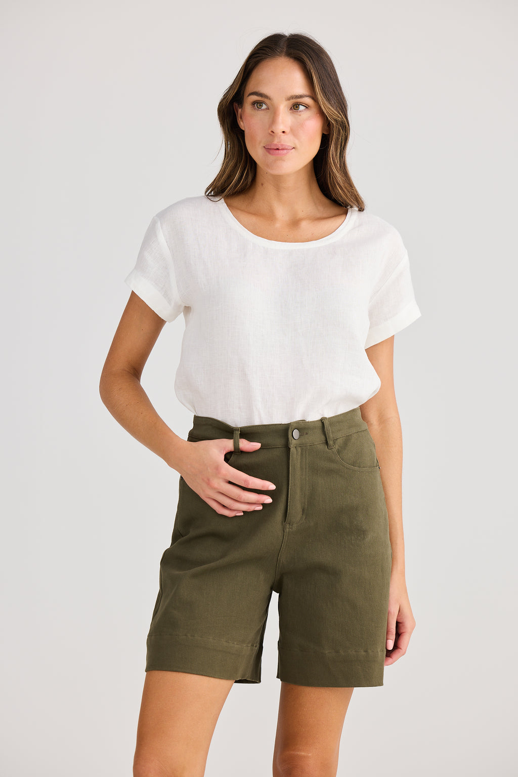 Holiday Vacation Short Khaki
