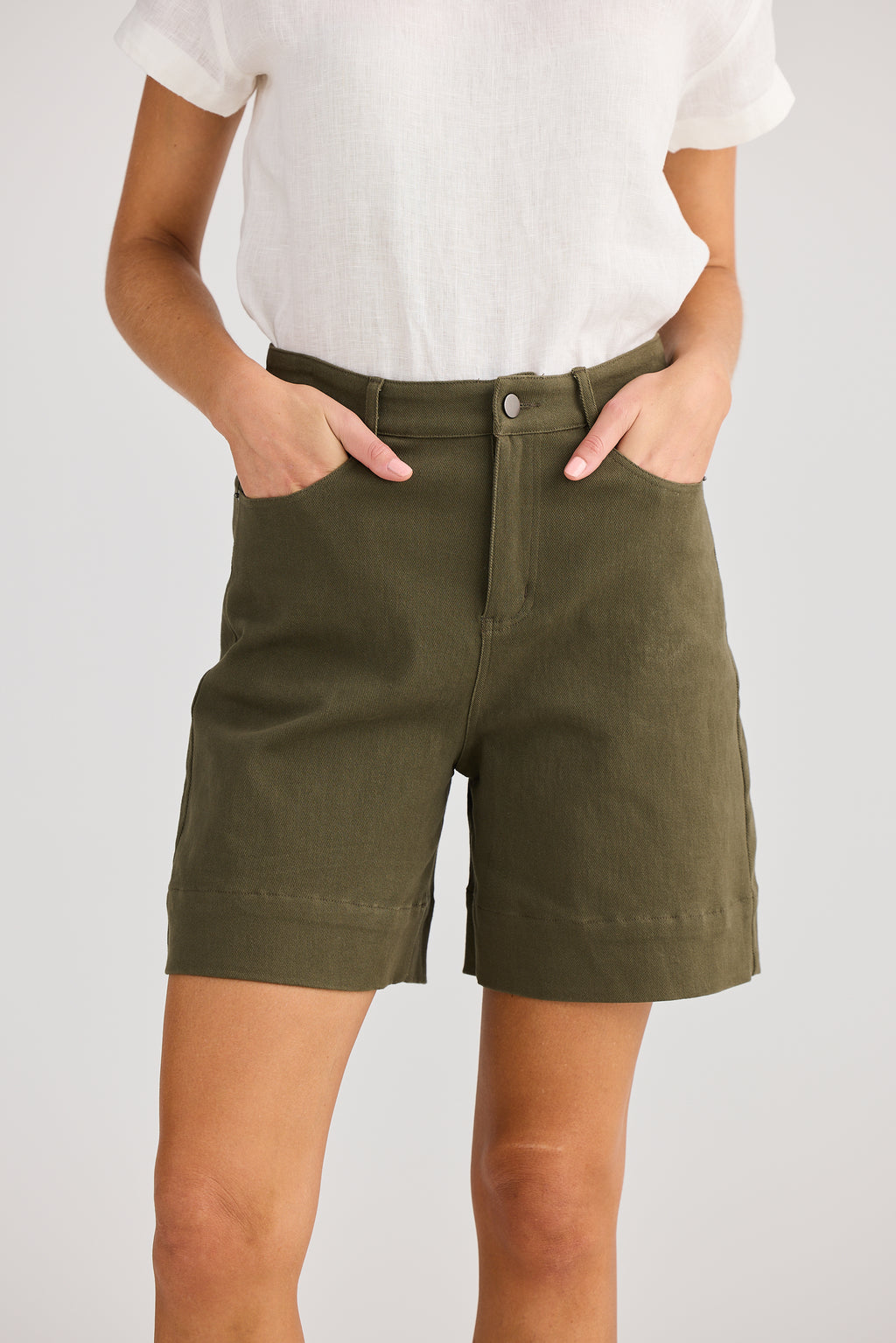 Holiday Vacation Short Khaki