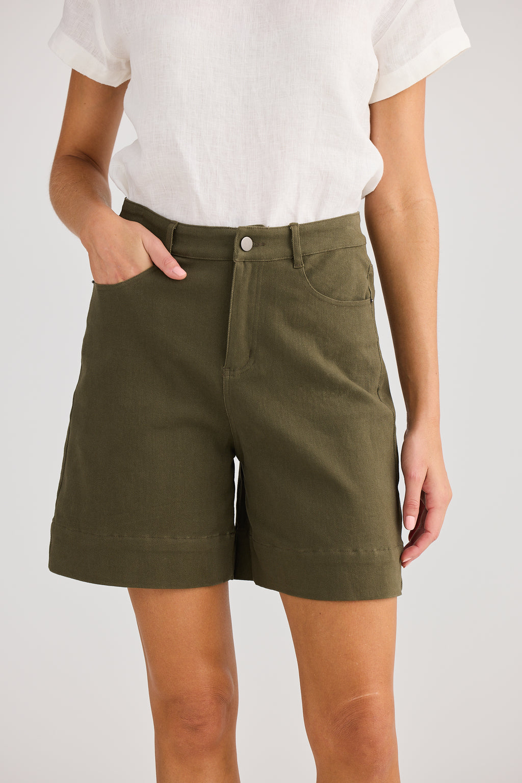 Holiday Vacation Short Khaki