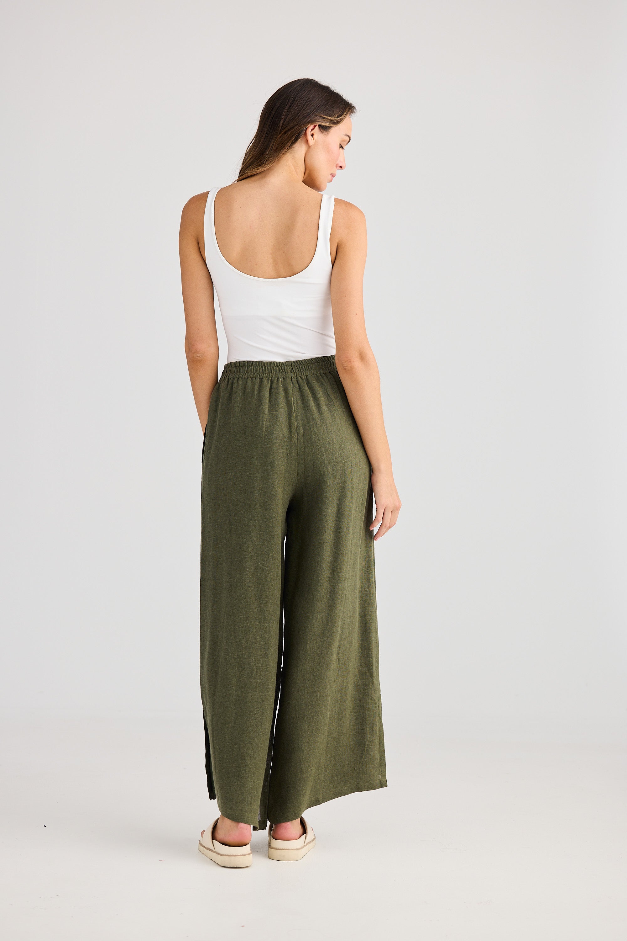Holiday Fly Away Pant - Olive